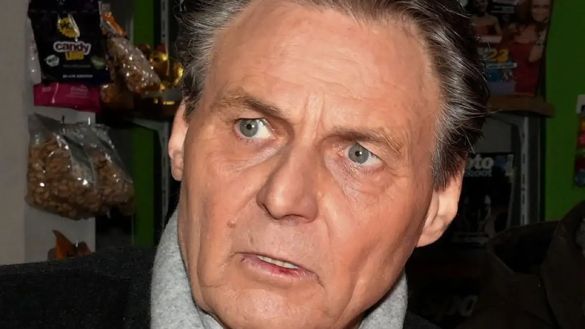 Jo Gerner (Wolfgang Bahro) stellt seiner Erzfeind Zoe eine Falle.