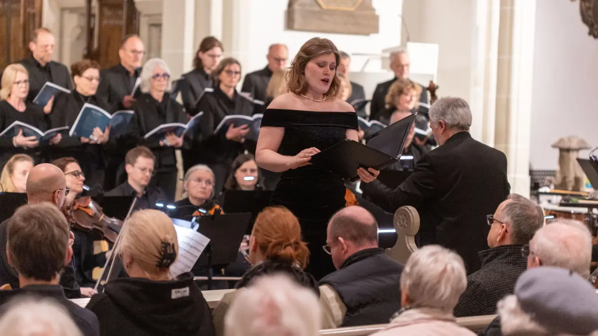 Requiem Novum von Marten Jansson, Benefizkonzert des Rotary-Clubs Göppingen-Stauferland zugunsten der NWZ-Aktion "Gute Taten", Oberhofenkirche