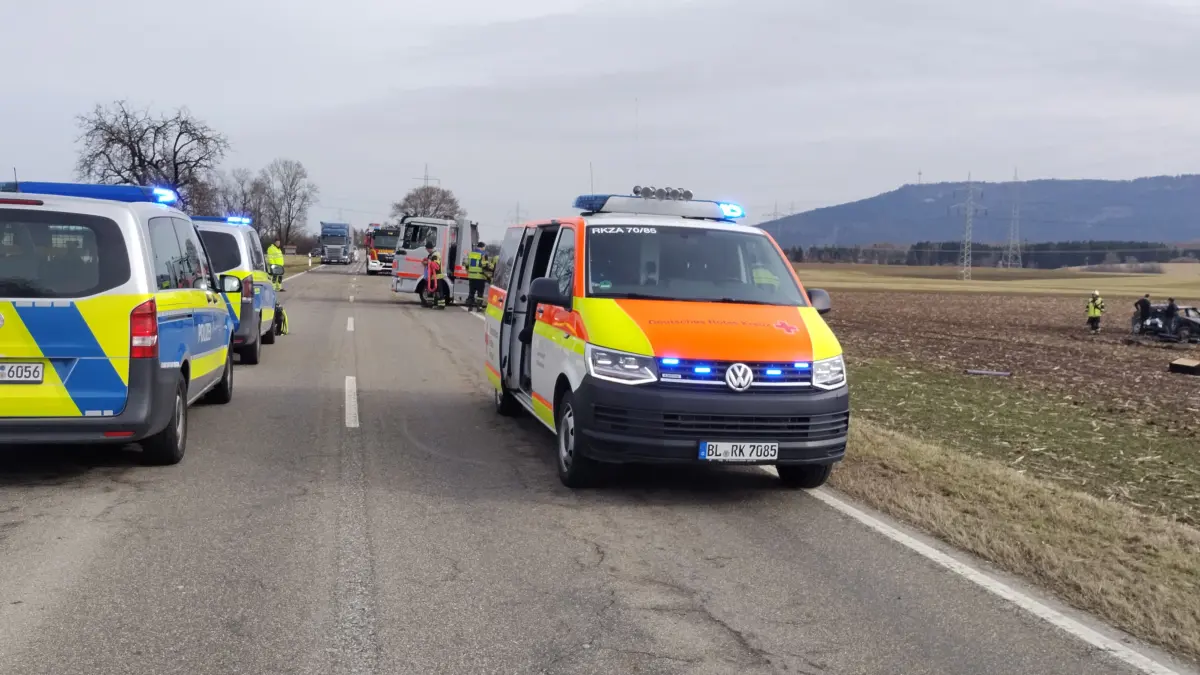 Unfall bei Schörzingen: Einige Einsatzwägen waren vor Ort.