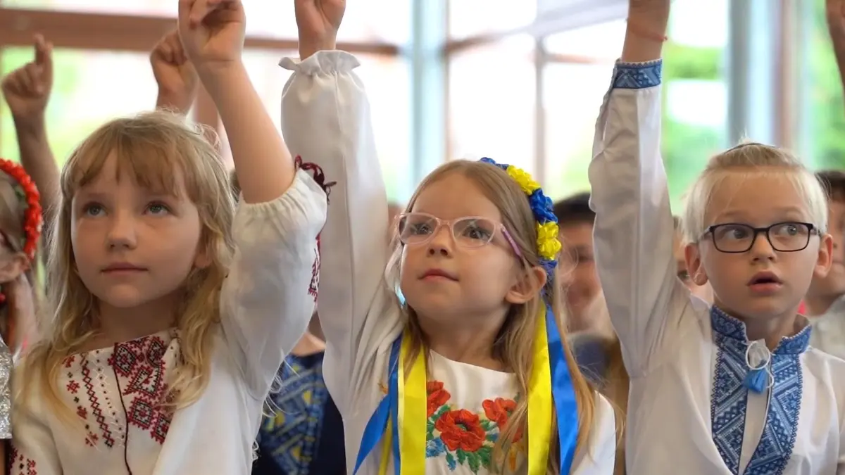 Ukrainische Samstagsschule Znayko in Ulm ist drei Jahre nach ihrer Gründung jetzt offiziell vom ukrainischen Ministerium für Bildung und Wissenschaft anerkannt. Träger ist der Verein Deutsch-Ukrainische Gesellschaft Ulm/Neu-Ulm. Unterrichtsort ist die Martin-Schaffner-Schule.