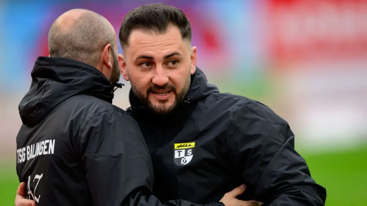 Trainer Mehmet Akbaba und Co-Trainer Leonardo Ferrero freuten sich über den späten Ausgleich der TSG Balingen, auch wenn gegen den SSV Reutlingen deutlich mehr möglich gewesen wäre.