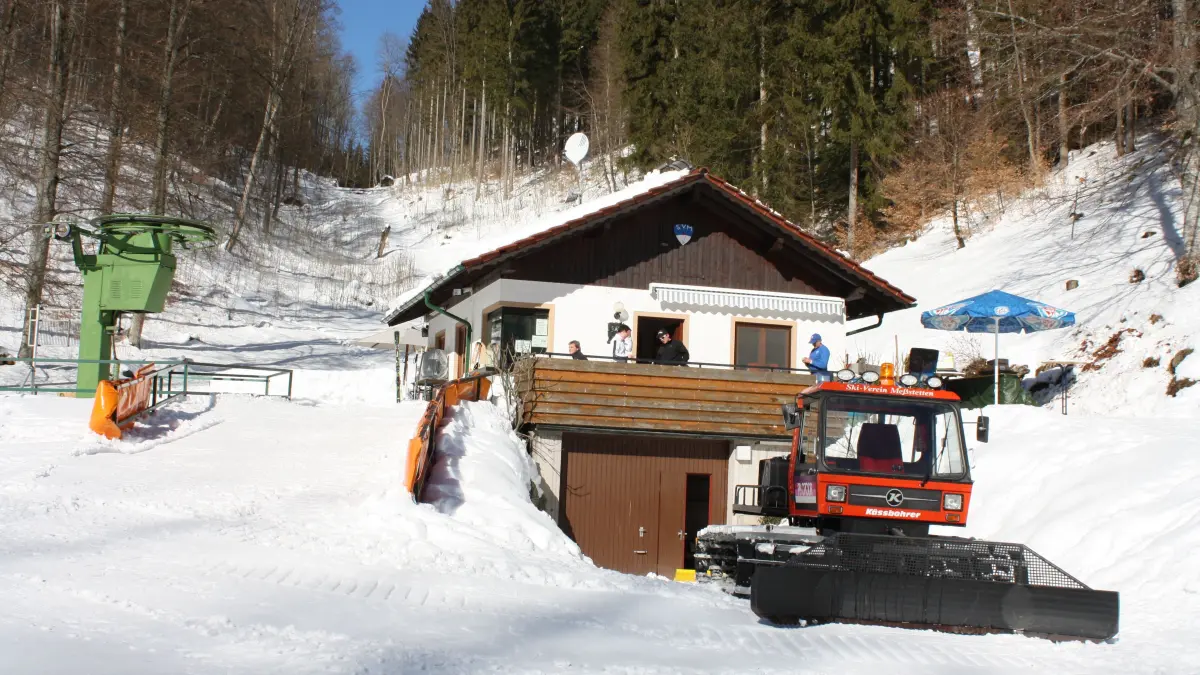 Die Meßstetter Hütte am Hochgerach in Österreich. 30 Personen haben in der Hütte Platz.