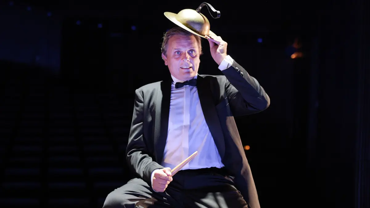 studnitz: Andreas von Studnitz in "Event" am Theater Ulm