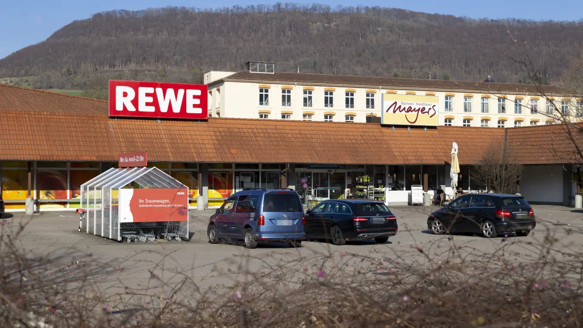 Kuchen - Rewe und Bäckerei Mayers im Gewerbepark