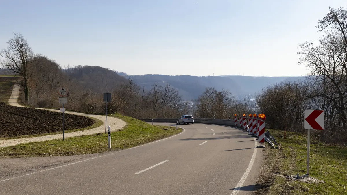 Stötten - Stöttener Steige - erste Kurve - Verkehr, Verkehrssicherheit