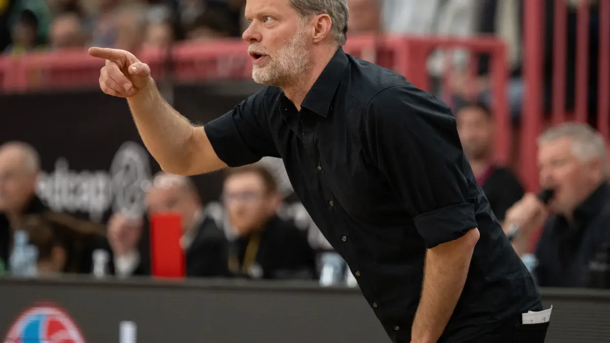 GER, Tigers Tuebingen vs. Hakro Merlins Crailsheim, Herren, Barmer 2. Basketball Bundesliga, ProA, 25. Spieltag, Spielzeit 2025/2026, 06.03.2026: Eric Detlev (Tigers Tuebingen,Trainer, Cheftrainer, Headcoach), gestikuliert
GER, Tigers Tuebingen vs. Hakro Merlins Crailsheim, Herren, Barmer 2. Basketball Bundesliga, ProA, 25. Spieltag, Spielzeit 2025/2026, 06.03.2026,
Foto: Eibner-Pressefoto/Wolfgang Frank