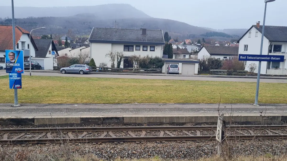Bahnhof Bad Sebastiansweiler-Belsen AfD-Plakat