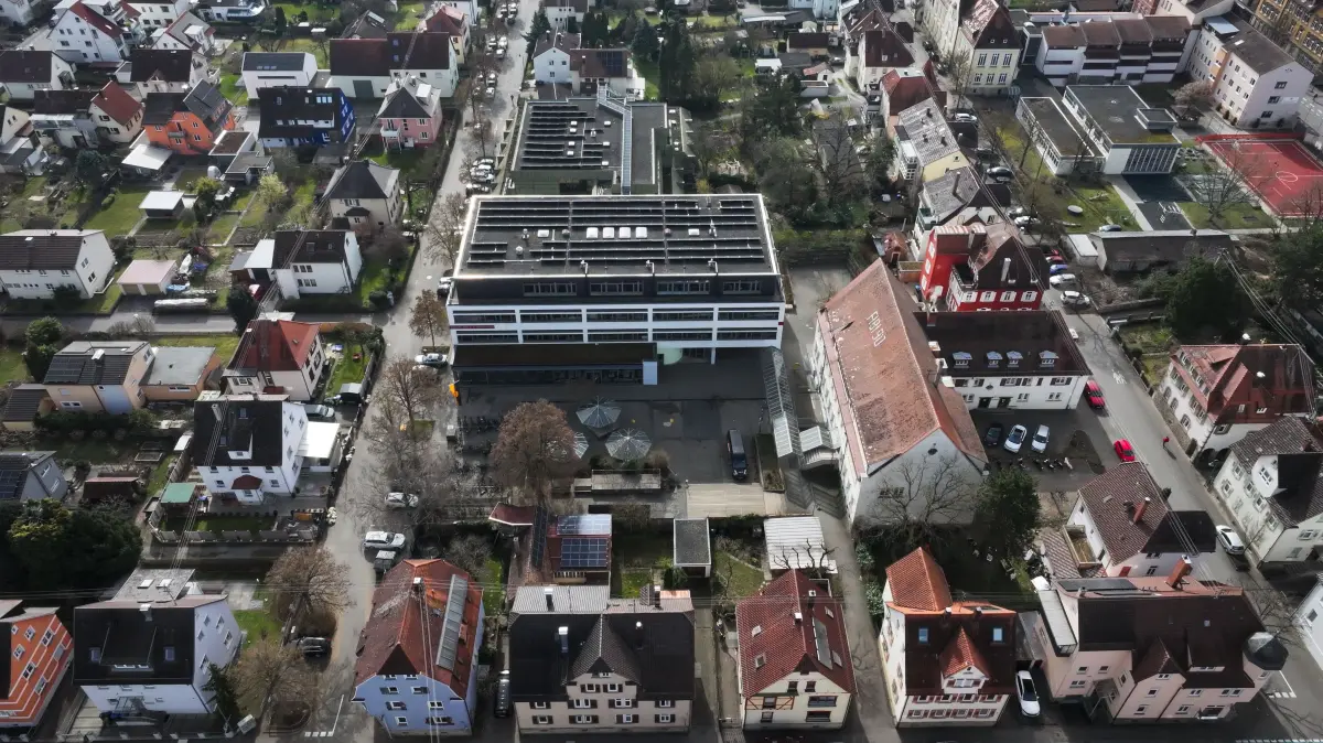Das Eugen-Bolz-Gymnasium mitten im Rottenburger Wohngebiet