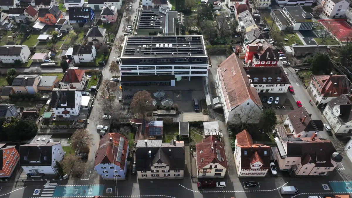 Das Eugen-Bolz-Gymnasium mitten im Rottenburger Wohngebiet