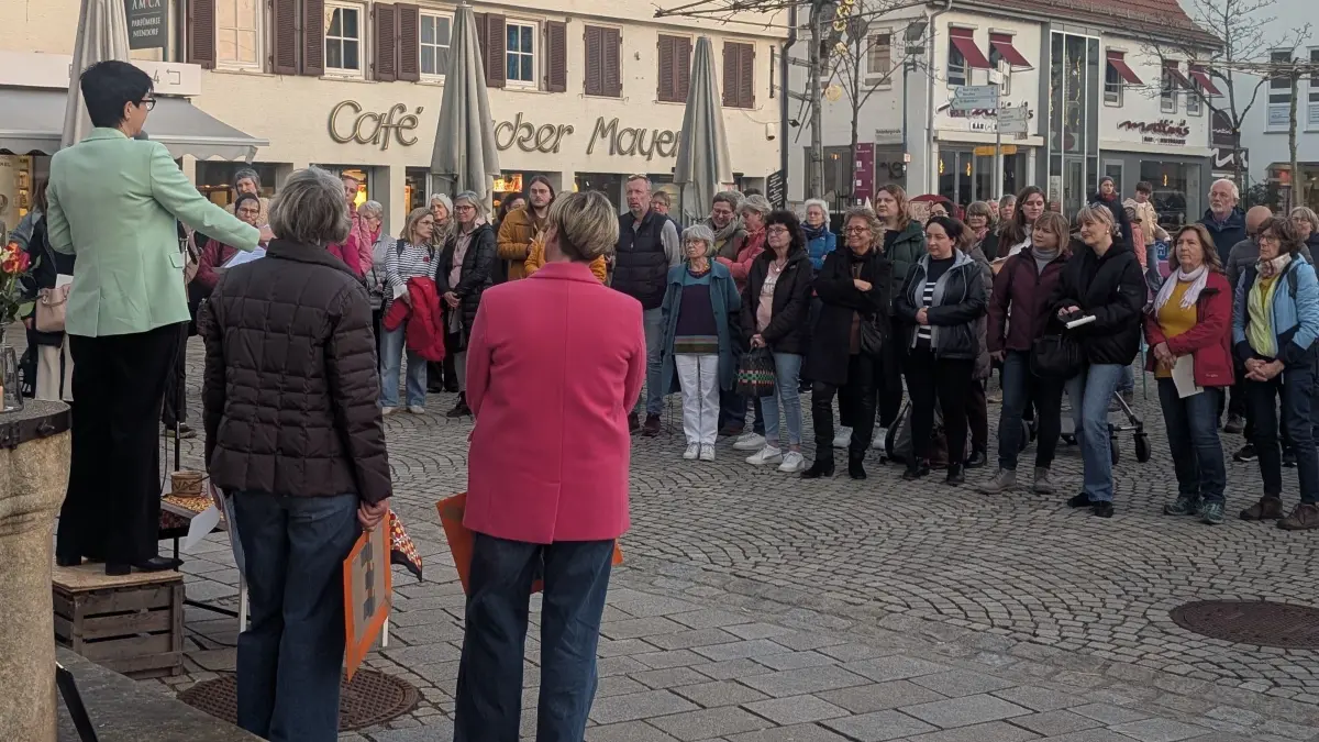 Internationaler Tag der Frau auf dem Marktplatz Metzingen.