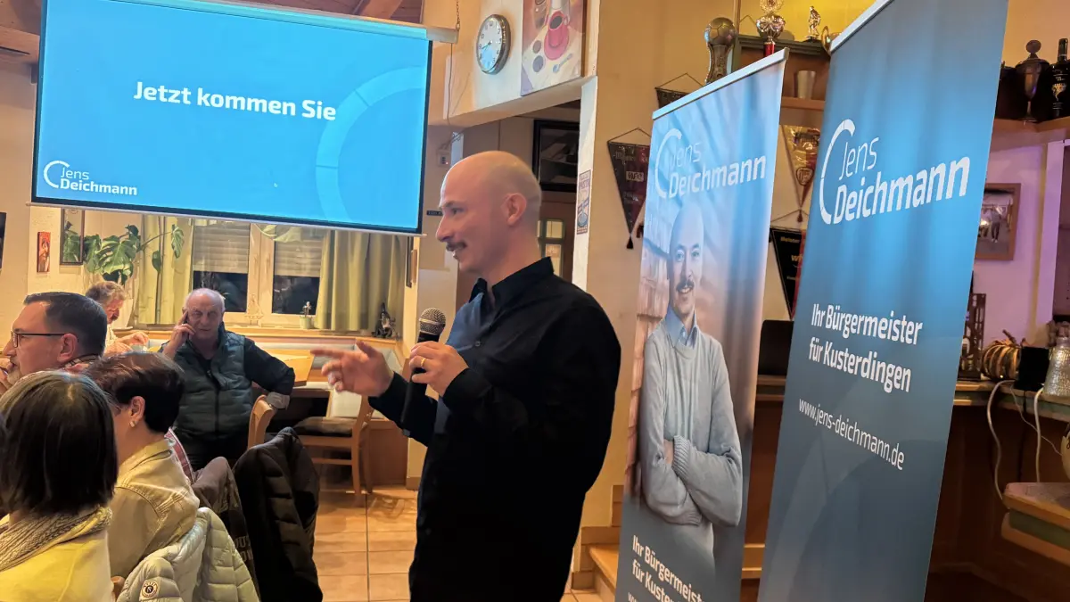 Jens Deichmann im La Corte beim Bürgermeisterwahlkampf