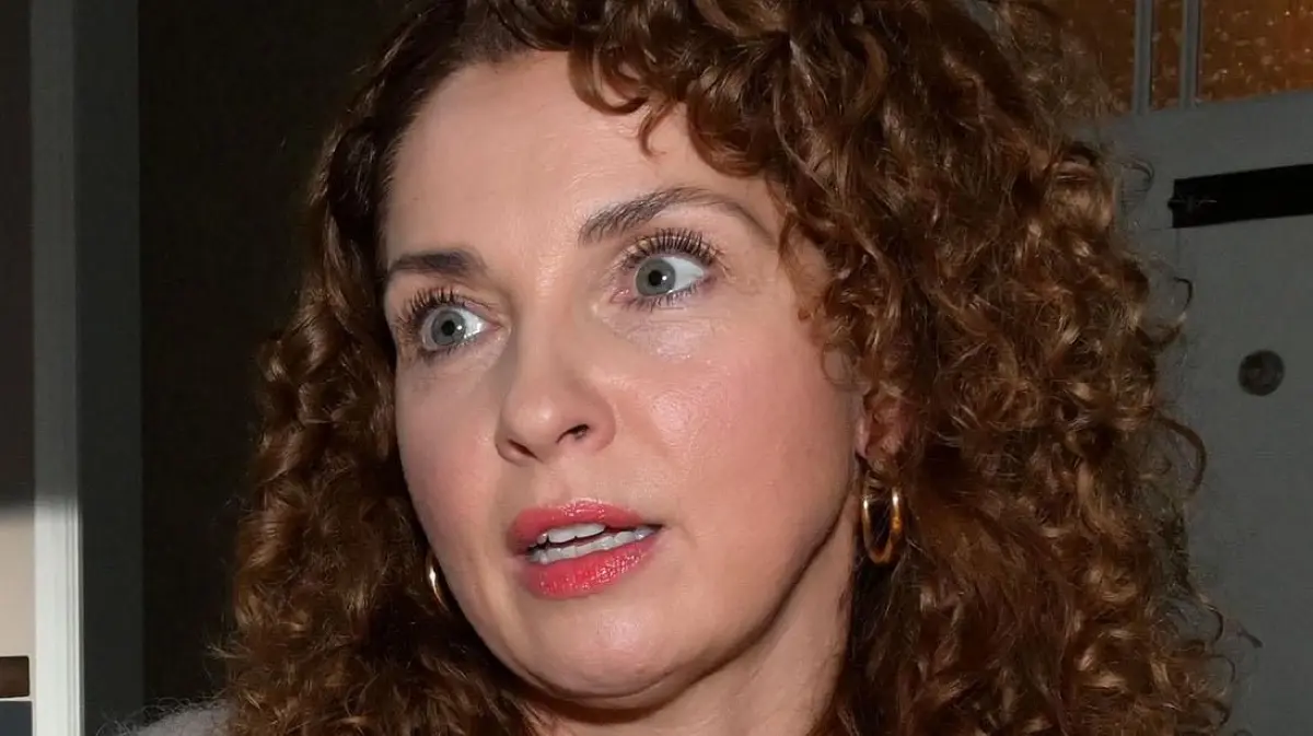 Nina (Maria Wedig) weiß mittlerweile von Eriks Affäre mit Matilda.