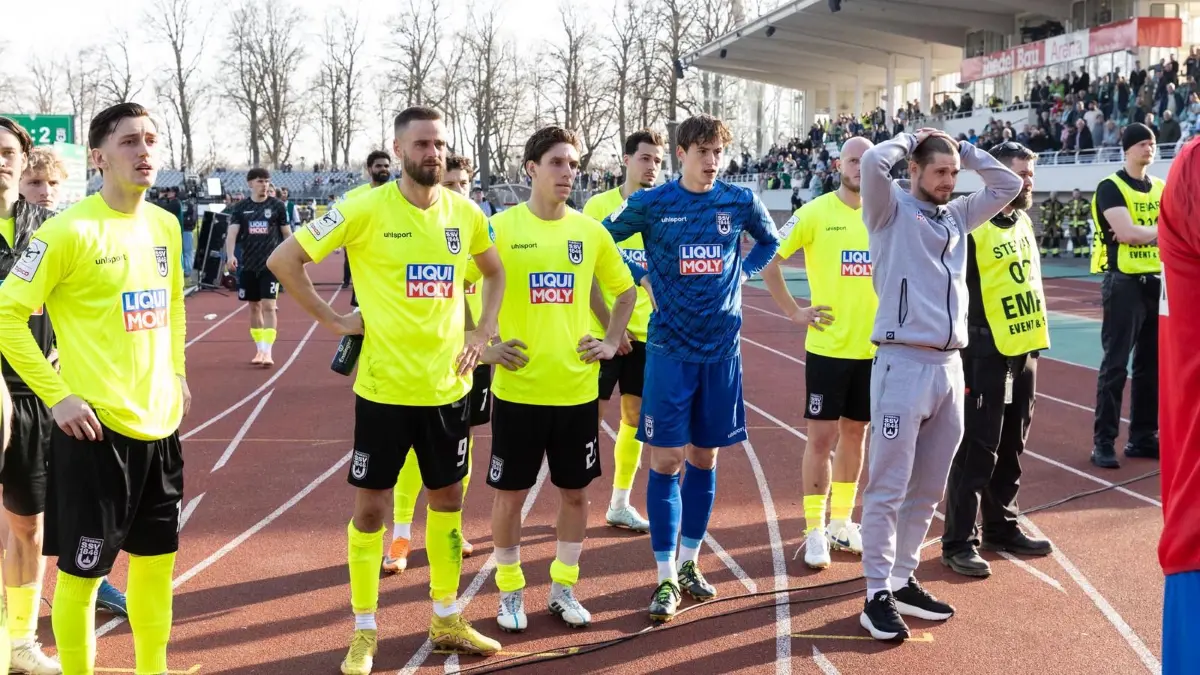 Nach dem Abpfiff in Schweinfurt hatten die Fans eine eindeutige Botschaft. Mit der 2:3-Niederlage gegen den Tabellenletzten hat die Mannschaft auch ihre Geduld verspielt.