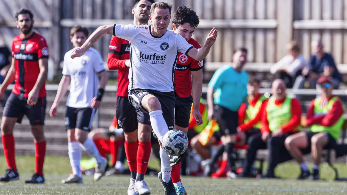 Fussball Landesliga: Fussball Landesliga; SC Geislingen - FV Sontheim/Brenz;
Pascal Volk (SC Geislingen, #36);
07.03.2026; Stadion Eybacher Tal; Geislingen.
Foto: Thomas Madel