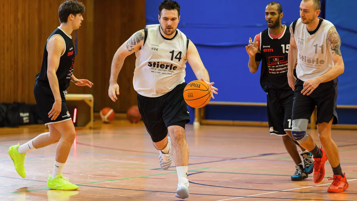 Basketball Kreisliga OST: Basketball Kreisliga OST; TV Altenstadt - vamos! TSG Söflingen 7;
David Rommel (TV Altenstadt, #14);
07.03.2026; Daniel-Straub-Realschule, Geislingen.
Foto: Thomas Madel