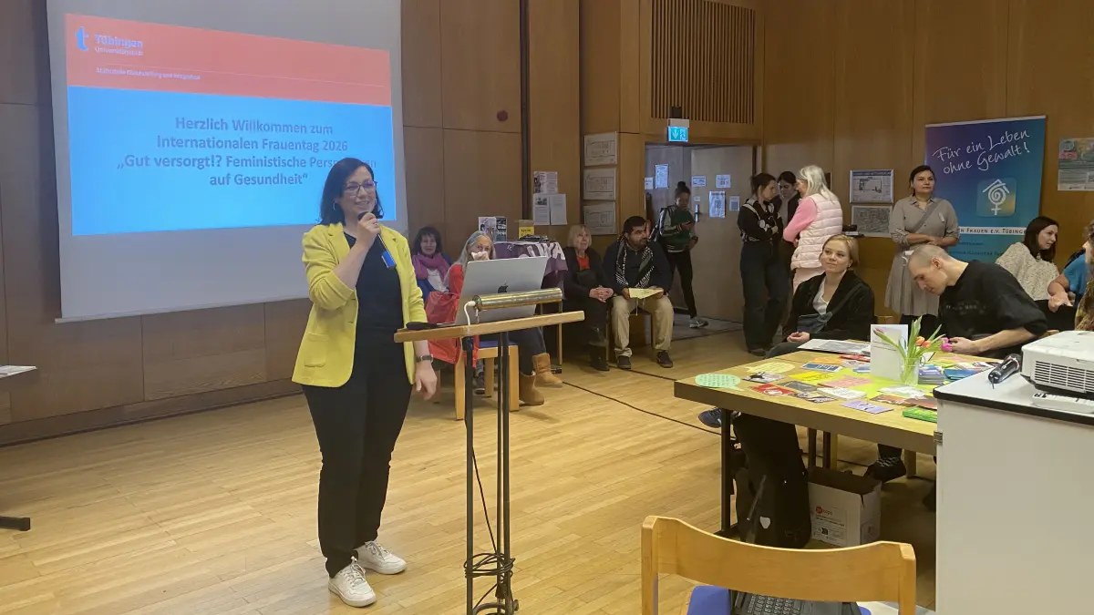 Mihriban Sahin, die Leiterin der städtischen Stabsstelle für Gleichstellung und Integration sprach am Sonntag (8. März) auf dem Treffen „Gut versorgt?! -Feministische(n) Perspektiven auf Gesundheit“ im Gemeindehaus Lamm