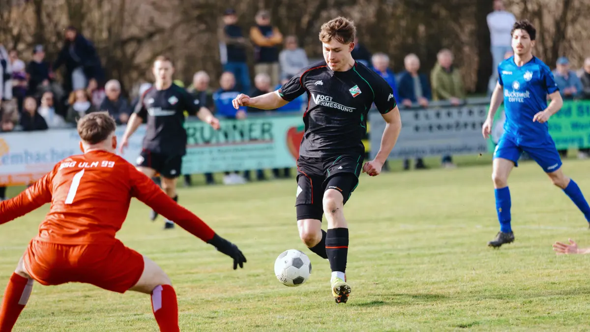 Fußball, Landesliga: Das waren die Spiele am Wochenende, u.a. mit dem Derby Staig gegen SSG, Torwart Benjamin Enderle, Symbol