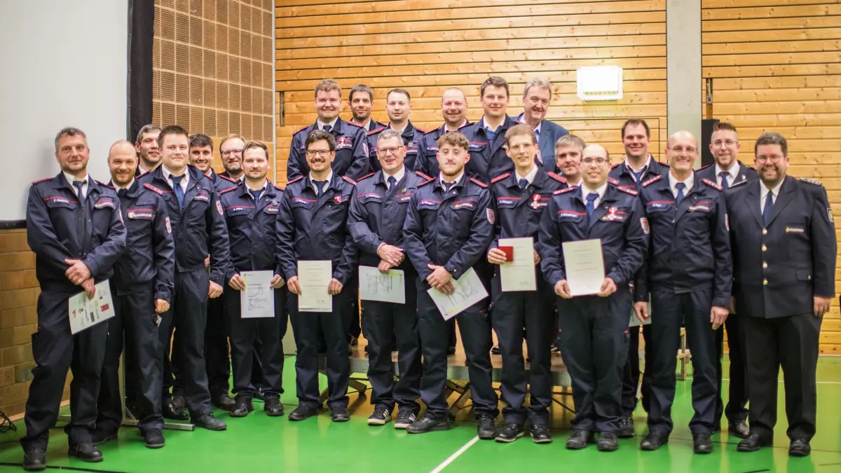 Zahlreiche Ehrungen und ein Führungswechsel standen bei der Hauptversammlung der Feuerwehr Rosenfeld auf dem Programm.