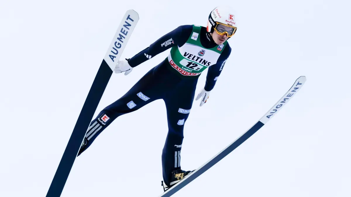 Ski nordisch FIS Weltcup: 08.03.2026, Finnland, Lahti: Ski nordisch, Skispringen, Männer, FIS Weltcup, Super Team, Großschanze HS130: Philipp Raimund aus Deutschland in Aktion. Foto: Petri Korteniemi/Lehtikuva/dpa +++ dpa-Bildfunk +++