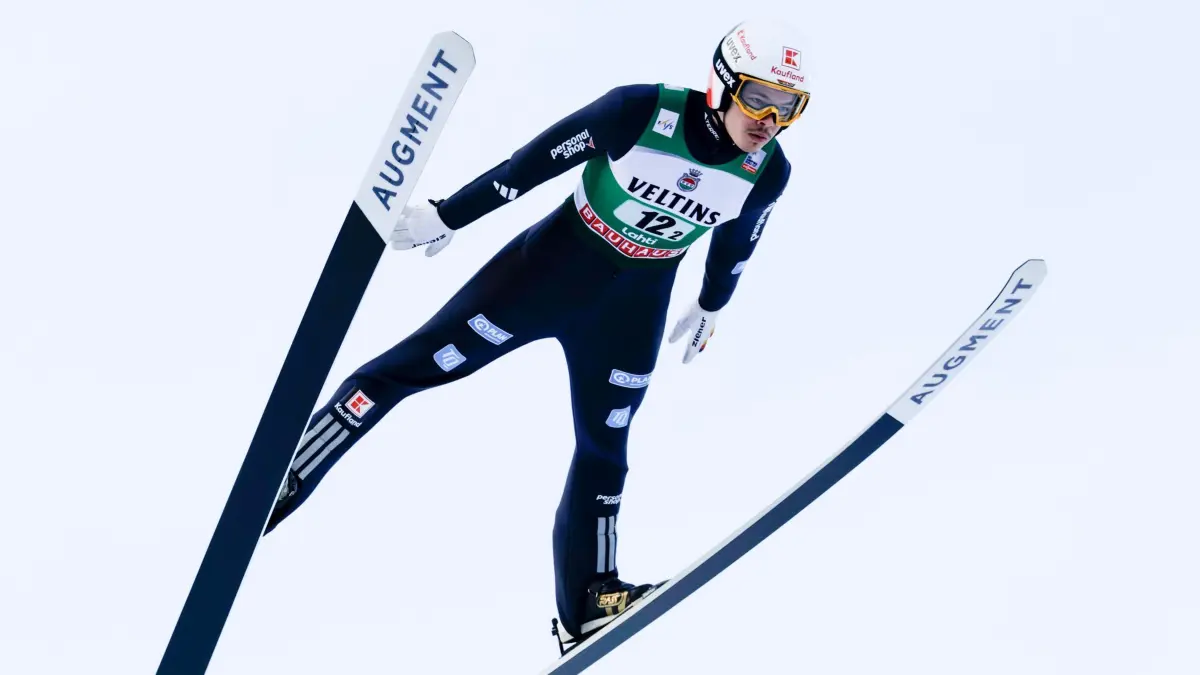 Ski nordisch FIS Weltcup: 08.03.2026, Finnland, Lahti: Ski nordisch, Skispringen, Männer, FIS Weltcup, Super Team, Großschanze HS130: Philipp Raimund aus Deutschland in Aktion. Foto: Petri Korteniemi/Lehtikuva/dpa +++ dpa-Bildfunk +++