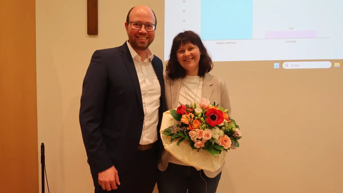 Blumen für den Bürgermeister: Matthias Nägele mit Ehefrau Nadine.