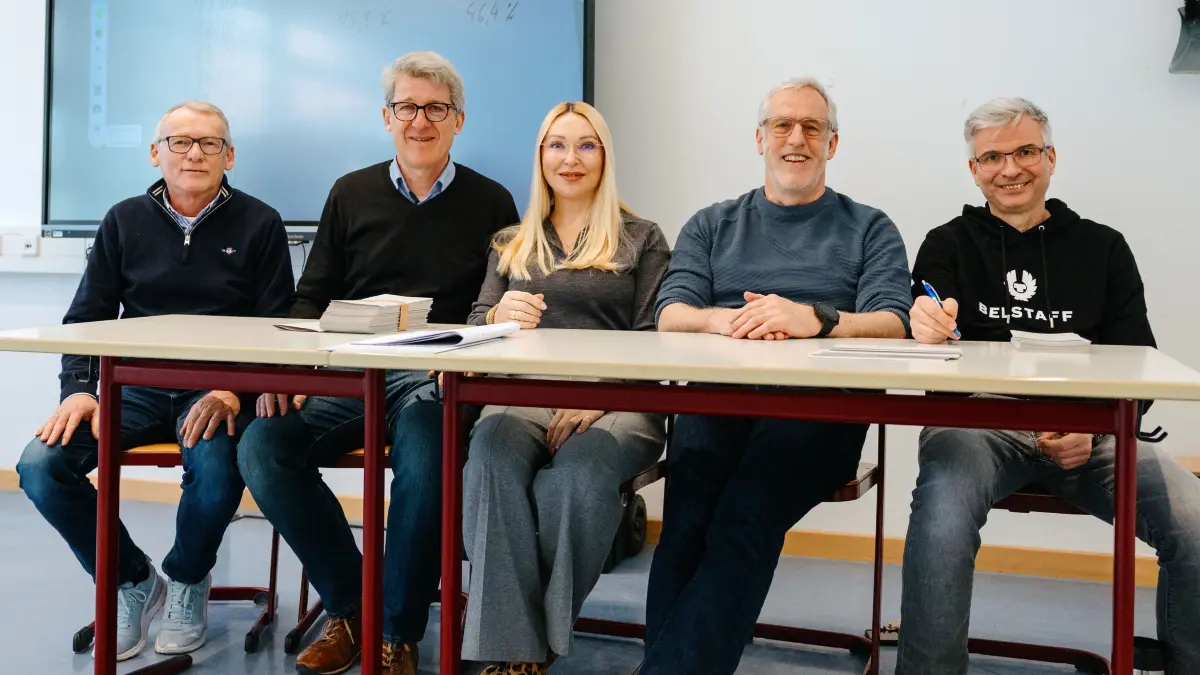 Langjährige Wahlhelfer in Ulm und ihre ErlebnisseEduard Eble (zweiter v.l.)