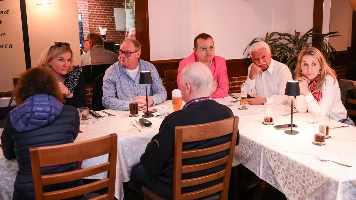 Wahlparty der SPD im Wahlkreis 45 Freudenstadt, Bettina Ahrens - Diez : Freudenstadt 08.03.2026
Landtagswahl Baden - Wuerttemberg;
Wahlparty der SPD in der Pizzeria Da Jupi, die Direktkandidat im Wahlkreis 45 Freudenstadt, Bettina Ahrens - Diez (li hinten) und Kreisvorsitzende Melanie Nagel (re)
FOTO: Pressefoto ULMER / Markus Ulmer
xxNOxMODELxRELEASExx