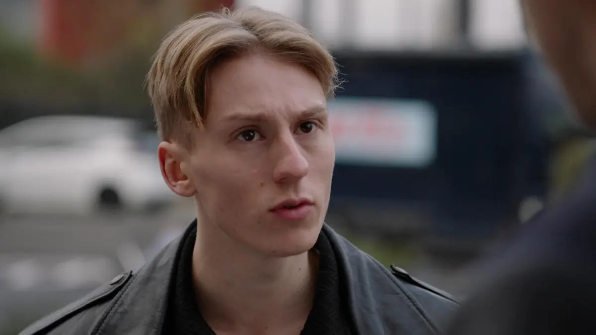 Große Chance für Lennox (Leif Lunburg): Nach seinem erfolgreichen Auftritt darf er mit Midnight Circuit auf Europatour gehen. Aber will er das überhaupt?