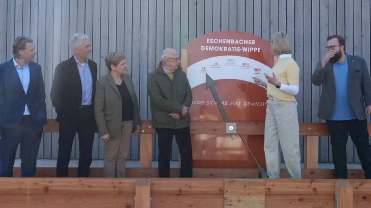 Eschenbach Demokratiewippe von links Dr. Markus Wingens BM Schubert Nicole Razavi Wilhelm Wingens neue Büergermeisterin Simone Staib BM Kreuzinger (Heiningen)