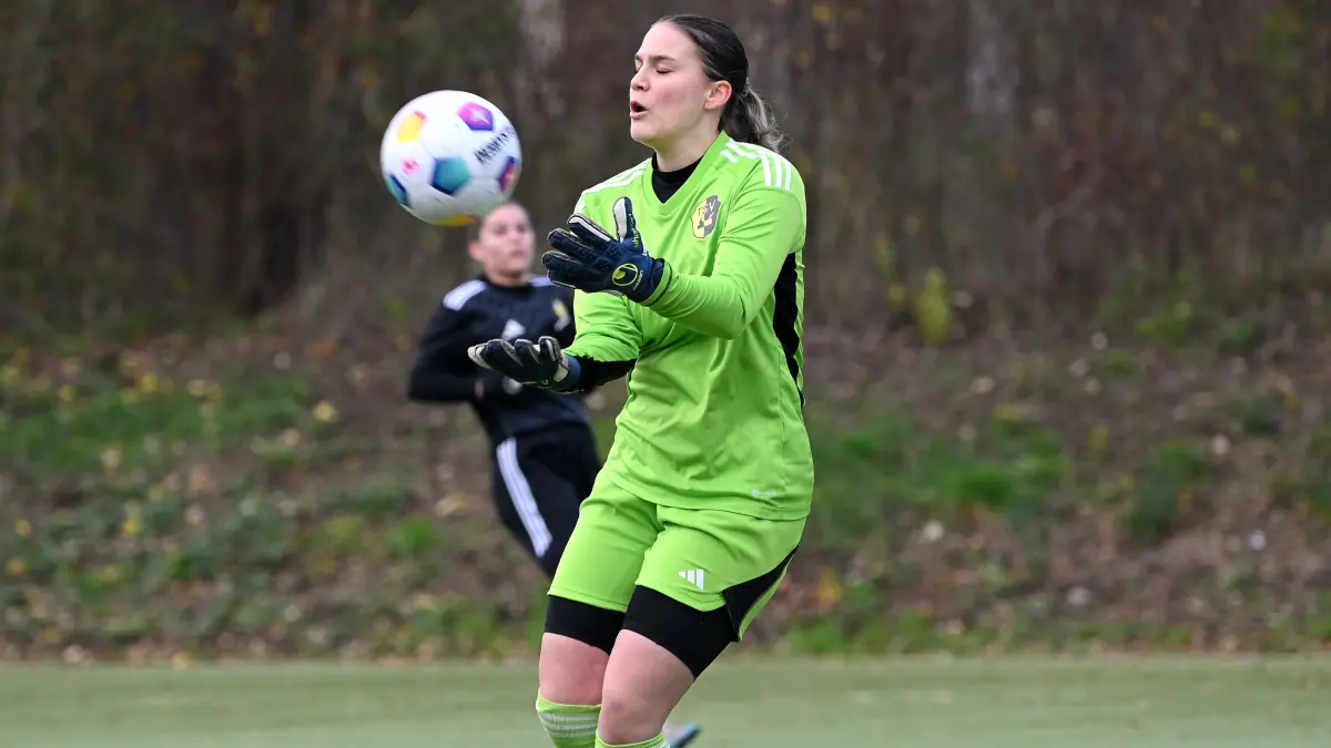 Lisa Korsch (TSV Frommern #1) im Tor
FV 09 Nuertingen vs. TSV Frommern
Fussball, Frauen, Verbandsliga, 11.Spieltag , 26.11.2023
Foto: Eibner-Pressefoto / Tobias Baur