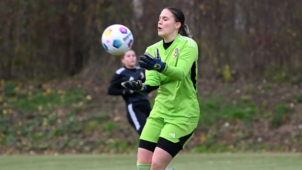 Lisa Korsch (TSV Frommern #1) im Tor
FV 09 Nuertingen vs. TSV Frommern
Fussball, Frauen, Verbandsliga, 11.Spieltag , 26.11.2023
Foto: Eibner-Pressefoto / Tobias Baur