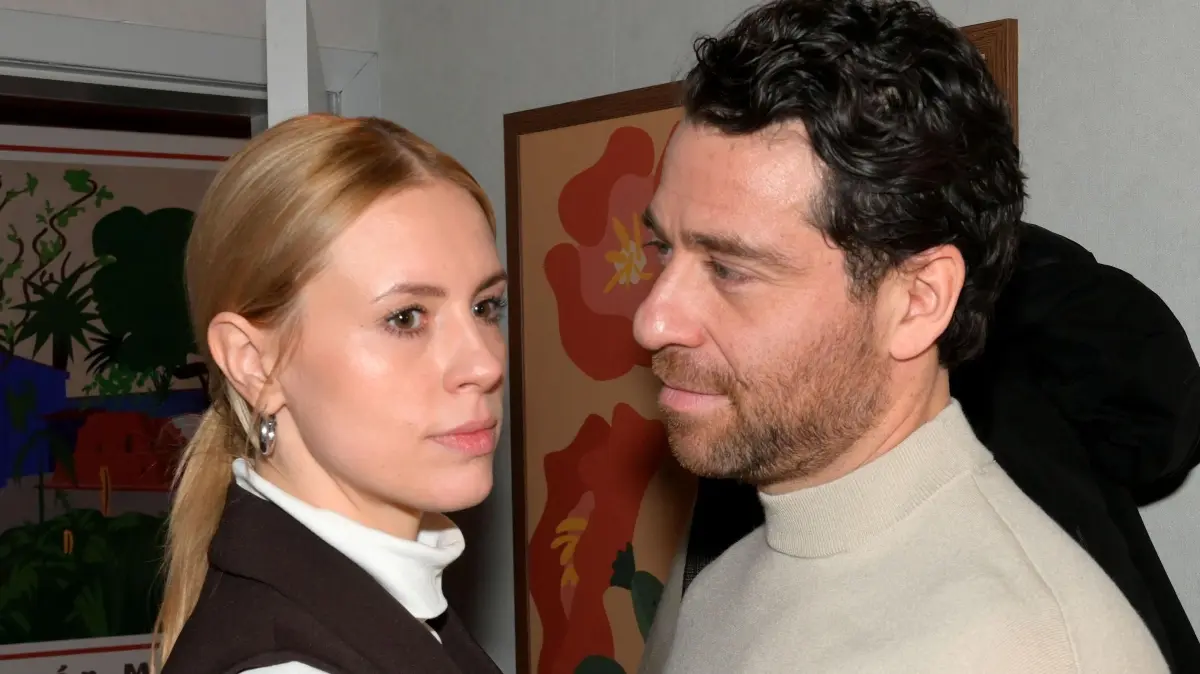 Zoe (Lara Dandelion Seibert) und Carlos (Patrick Fernandez) sind für Alvaros Tod verantwortlich.