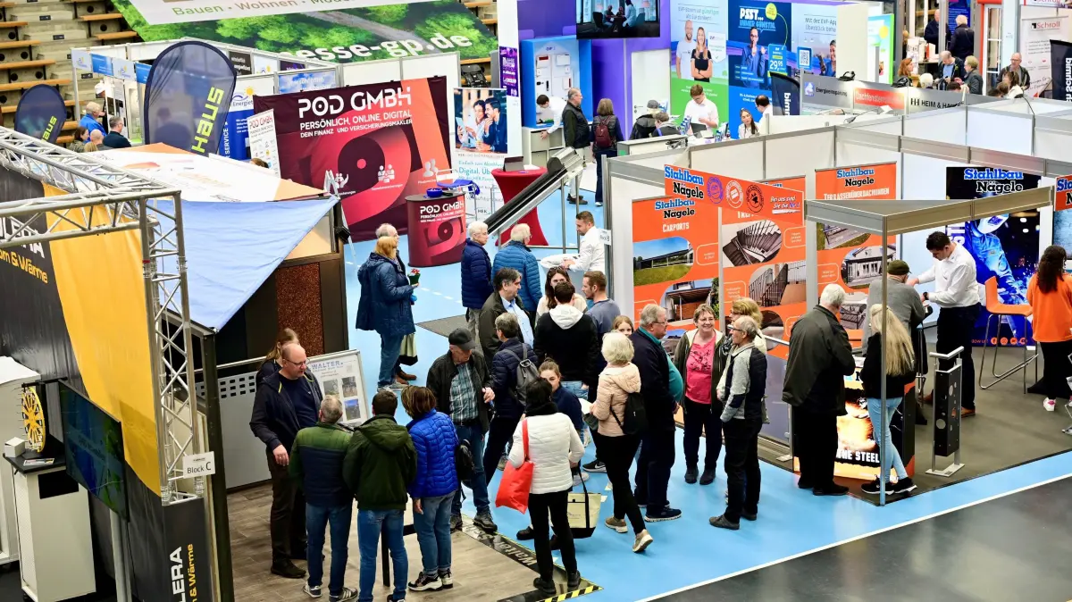 Großer Andrang bei der Baumesse "Haus & Co" in der EWS-Arena