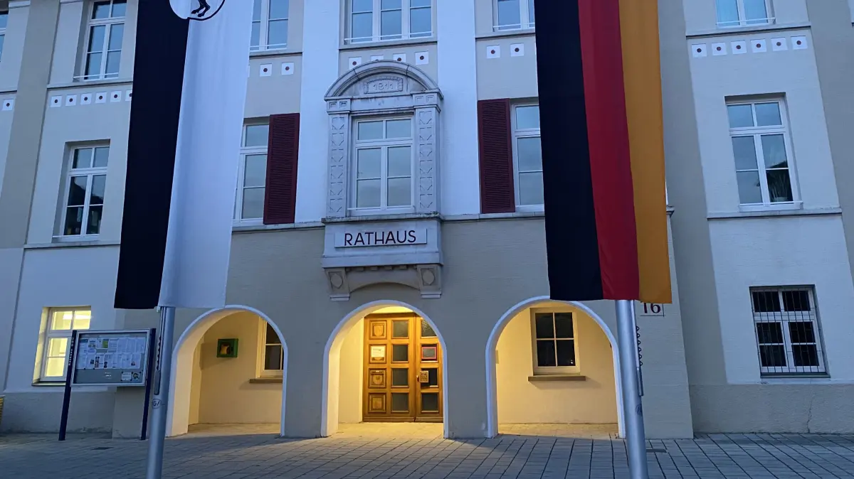 Das Allmendinger Rathaus am Wahlabend.