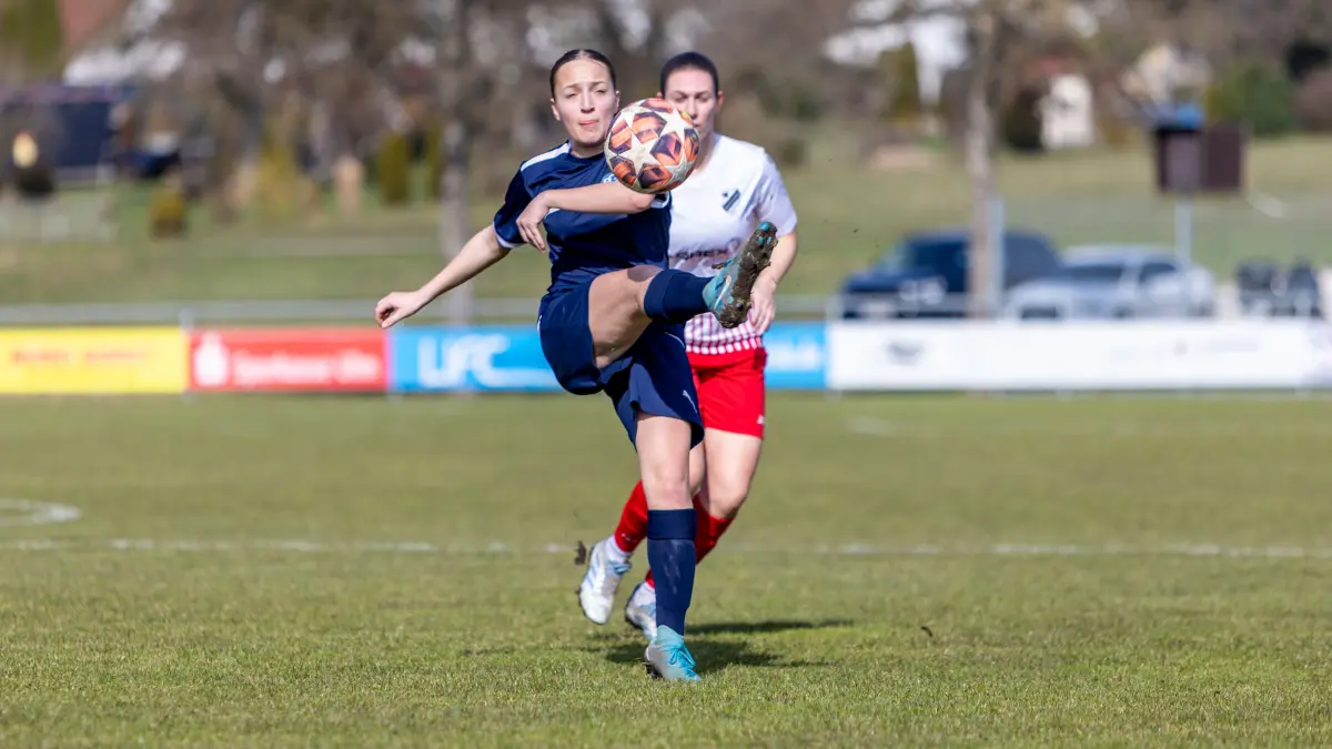 SG Altheim - SV Eutingen 2:6 Fußball Frauen Verbandsliga Antonia Eberle