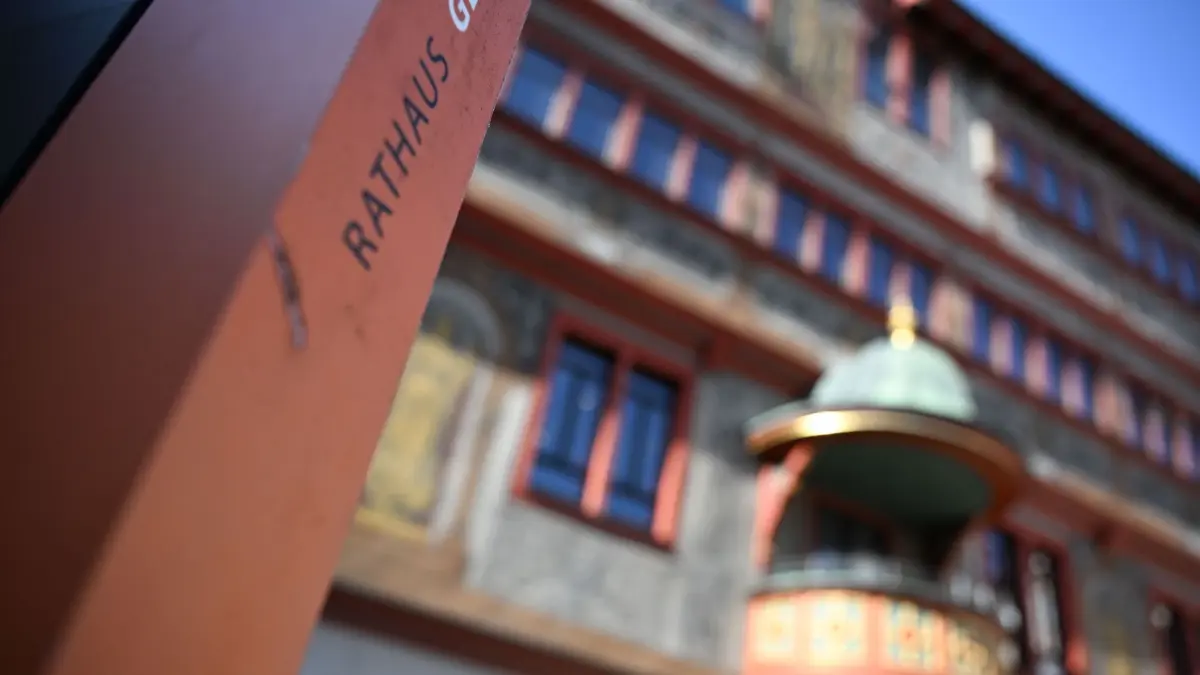 Rathaus in Tübingen: 10.03.2026, Baden-Württemberg, Tübingen: Blick auf das Rathaus in Tübingen. Seit dem Wahlsieg der Grünen wird darüber spekuliert, wen Spitzenkandidat Özdemir in sein Kabinett holen könnte. Trotz Kritik und parteiinterner Debatten fällt dabei immer wieder auch der Name Palmer. (zu dpa: «Tübinger wetten zur Zukunft von Boris Palmer») Foto: Katharina Kausche/dpa +++ dpa-Bildfunk +++