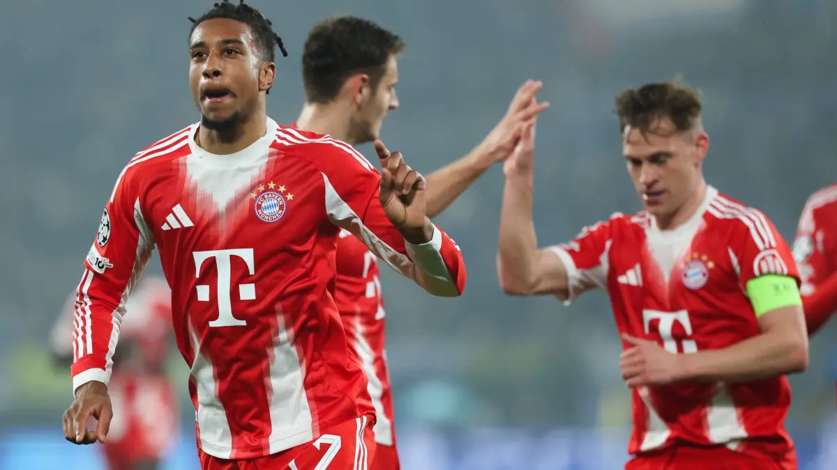 Atalanta Bergamo - Bayern München: 10.03.2026, Italien, Bergamo: Fußball, Männer, Champions League, Atalanta Bergamo - FC Bayern München, Achtelfinale, Hinspiel, New Balance Arena, Michael Olise (Bayern München) (l) bejubelt sein Tor zum 0:5. Foto: Jan Woitas/dpa +++ dpa-Bildfunk +++
