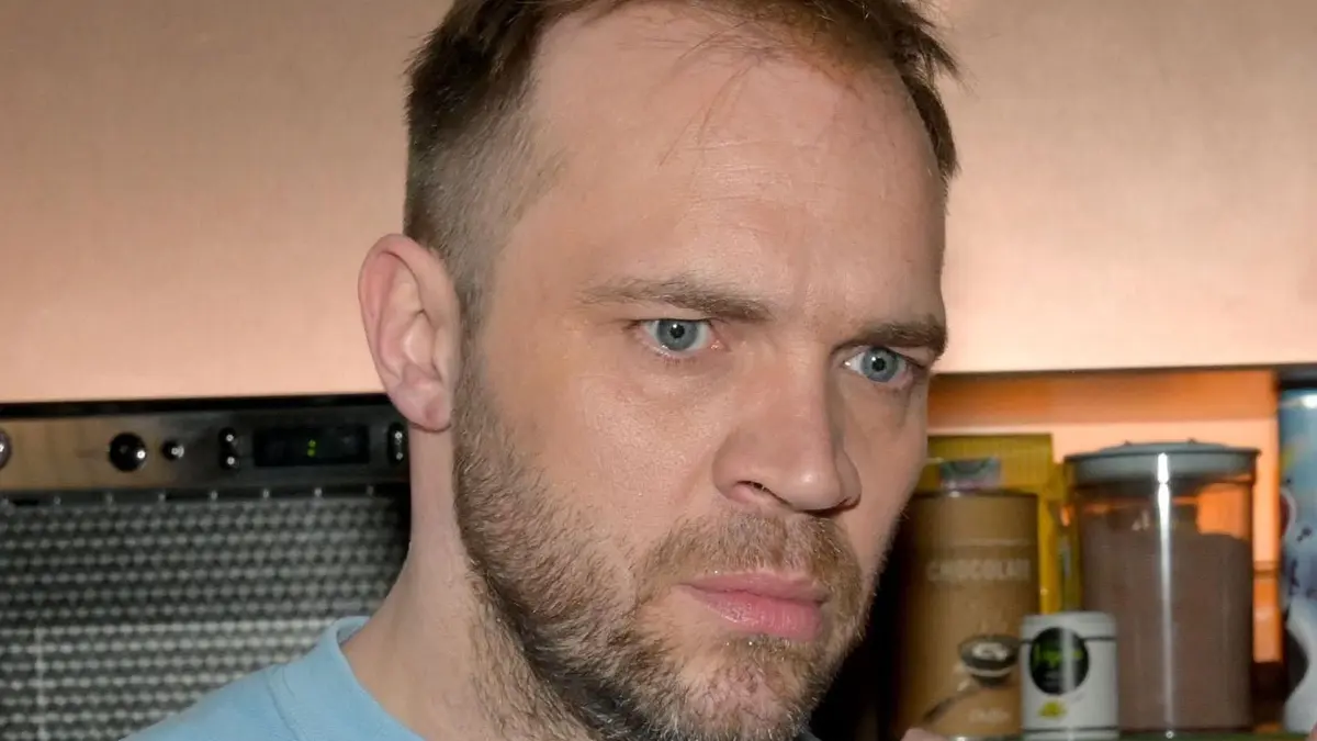 Erik (Patrick Heinrich) sorgt mit seiner Affäre derzeit für Kopfschütteln bei GZSZ.