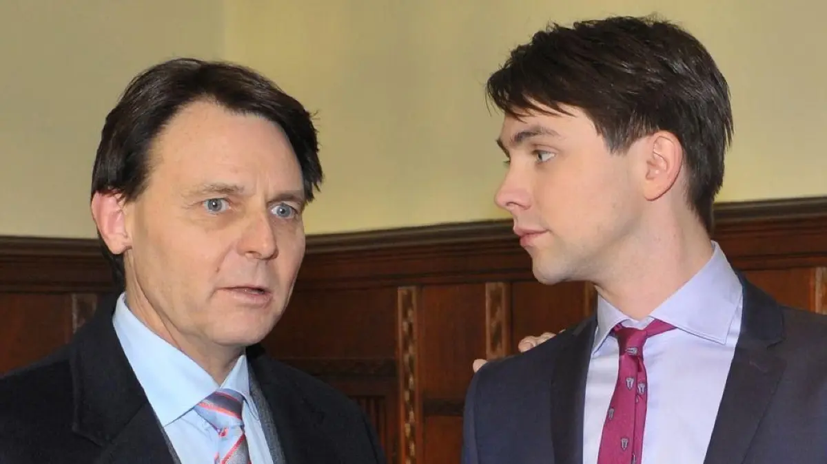 Jo Gerner (Wolfgang Bahro) hat neben Dominik auch seinen Sohn Patrick (Björn Harras) verloren.
