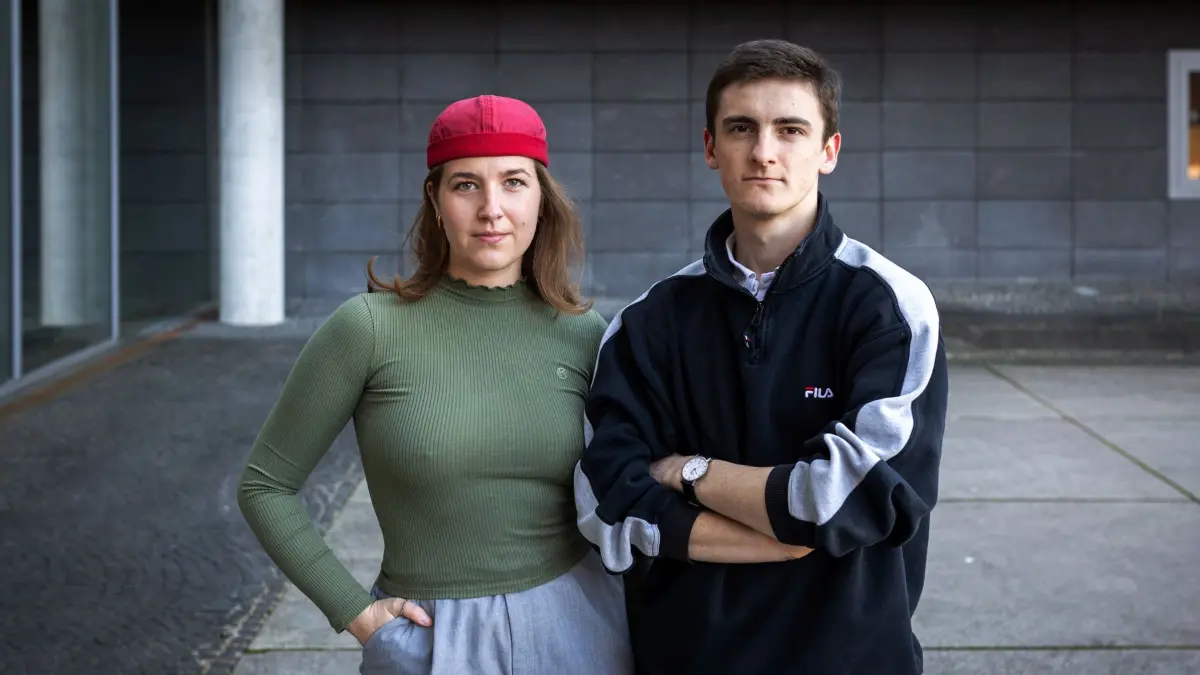 Stuttgart, Baden-Württemberg, 19.11.2025:
Interview mit den neuen Sprechern der Grünen Jugend Baden-Württemberg, Theresa Fidušek und Jaron Immer.
Notiz: No model release. Kein Einverständnis für Werbung, keine Weitergabe an Dritte.