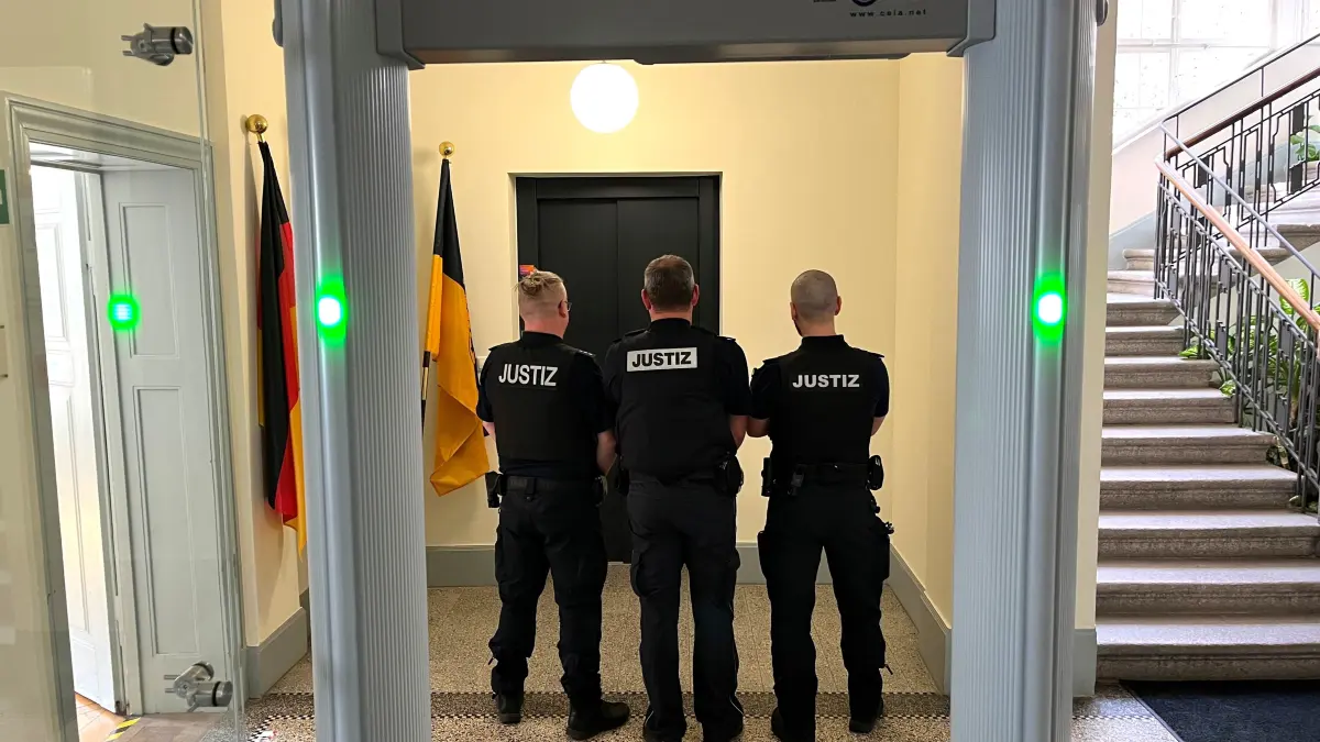 Am Oberndofer Amtsgericht finden in regelmäßigen Abständen Einlasskontrollen statt.
