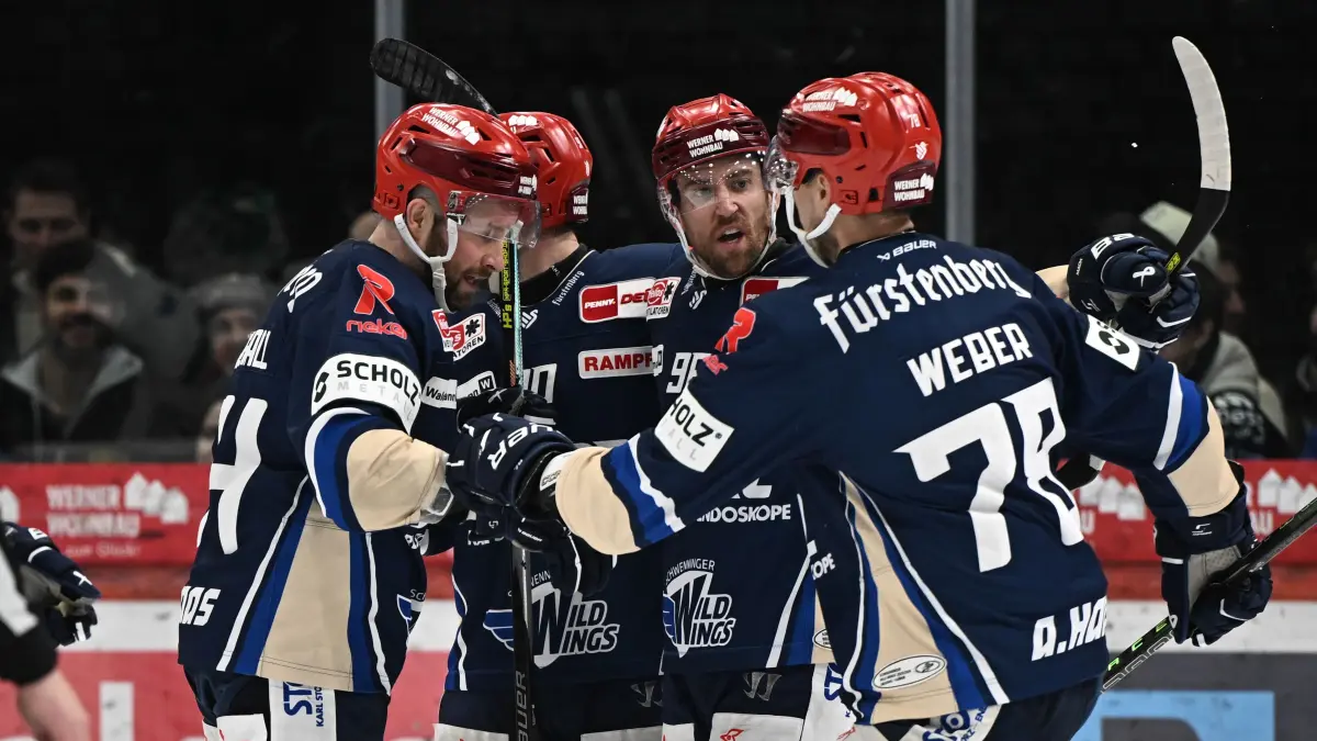 Sonntagabend in der Helios Arena: Die Wild Wings feiern die dritte Playoff-Qualifikation in Folge.