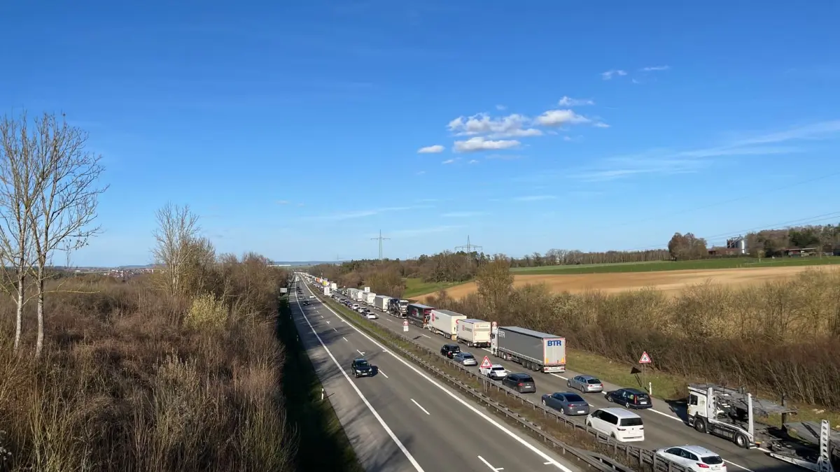 Ein Unfall sorgt für Stau auf der A 81. Hier aufgenommen von Horb-Ahldorf.