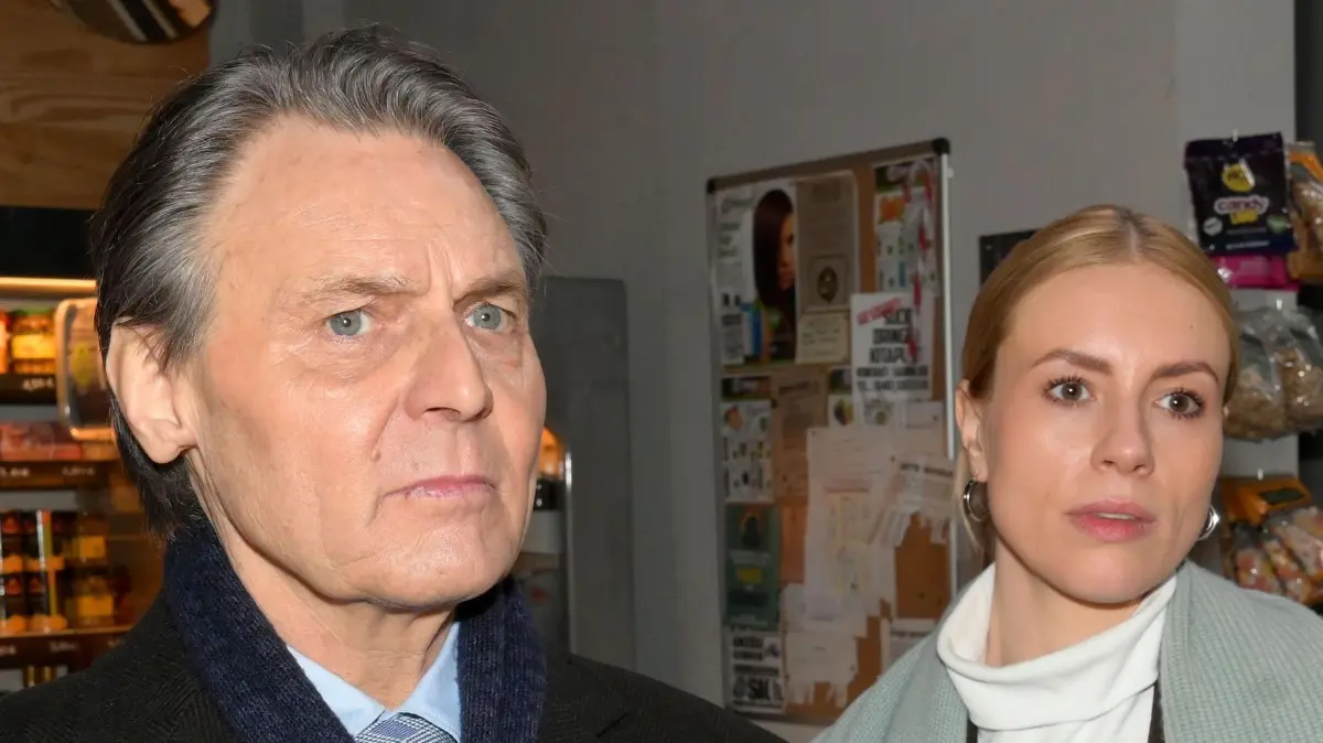 Jo Gerner (Wolfgang Bahro) will Zoe (Lara Dandelion Seibert) ins Gefängnis bringen.