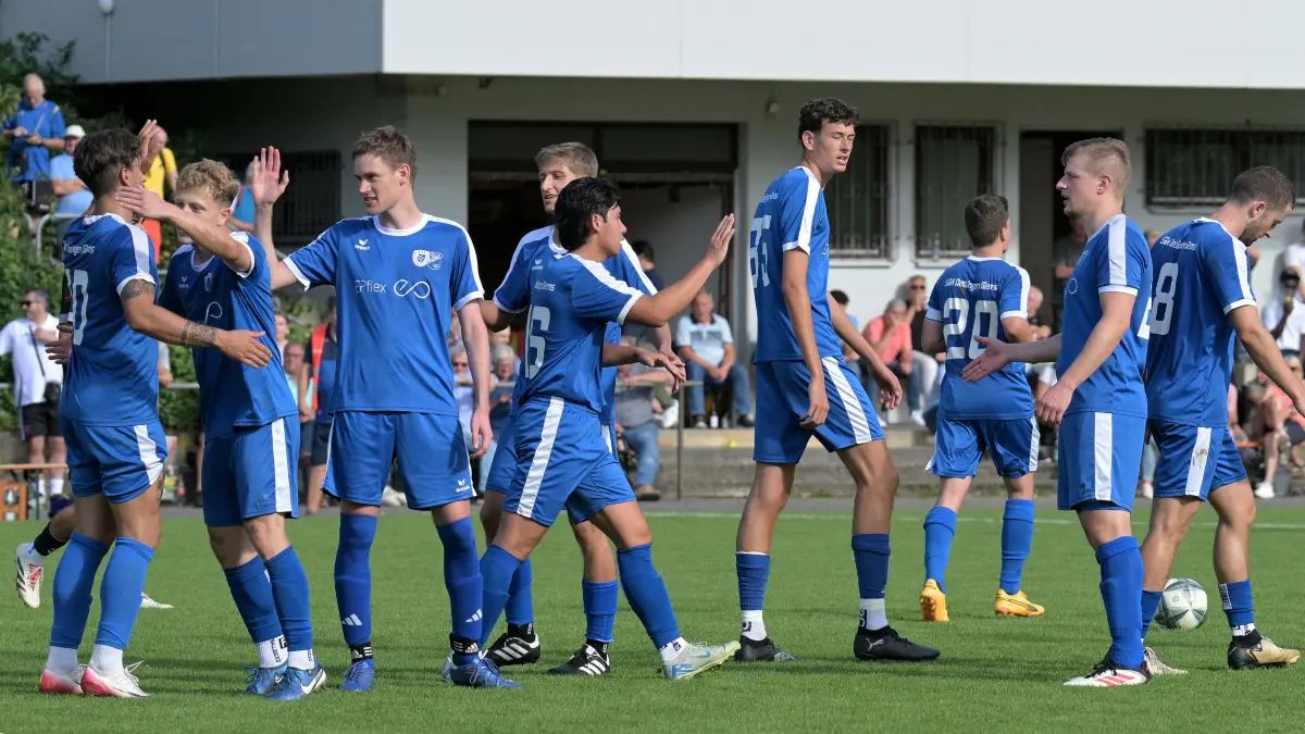Jubelszenen der SGM Dettingen/Glems, wie hier im Hinspiel, muss man beim VfL Pfullingen II am Sonntag nicht haben. Das Bezirksliga-Spitzenspiel verspricht ein offenes Rennen zu werden.