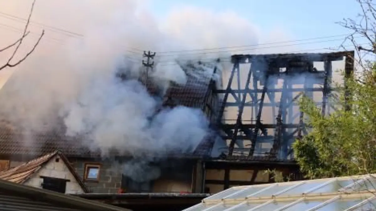 Bauernhaus in Wachendorf geht in Flammen auf.