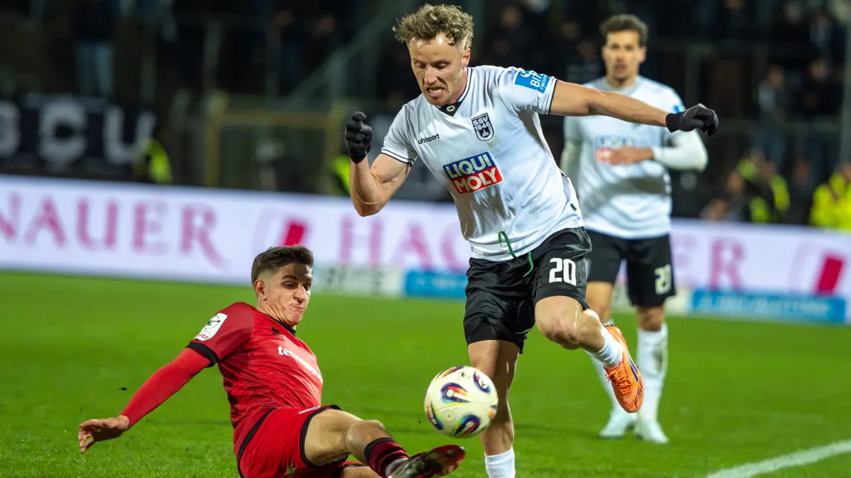 SSV Ulm: gegen FC Ingolstadt - Flutlicht- Fußball