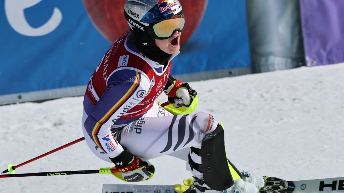 Ski alpin: Weltcup - Slalom Frauen: 15.03.2026, Schweden, Are: Ski alpin: Weltcup, Slalom Frauen: Die deutsche Emma Aicher reagiert im Zielbereich. Foto: Marco Trovati/AP/dpa +++ dpa-Bildfunk +++