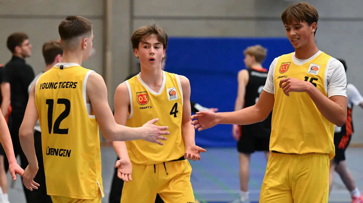 Basketball Regionalliga, 1. Finalspiel - U16 Young Tigers Tübingen - BBU 01 Ulm: Basketball Regionalliga, 1. Finalspiel - U16 Young Tigers Tübingen - BBU 01 Ulm, 14.03.2026 v.l. Marko Radivojevic, Rasmus Löw, Timo Möbius, Julian Hilt, Finley Copeland. Foto: Axel Grundler