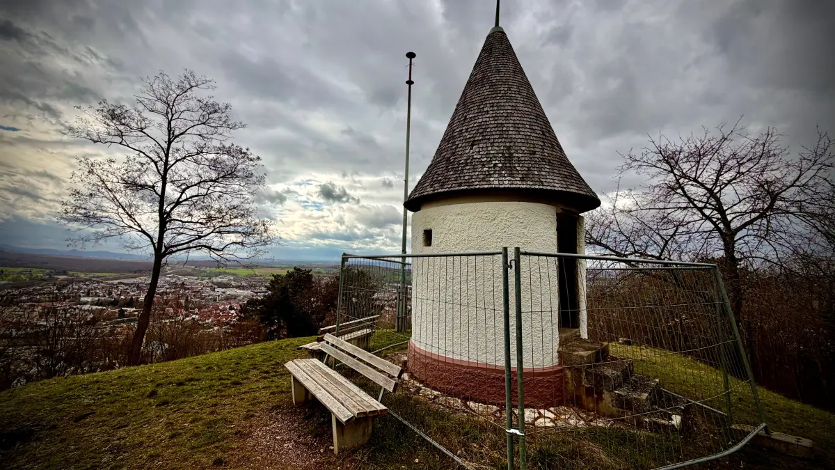 Weinberg Metzingen Türmchen Sanierung